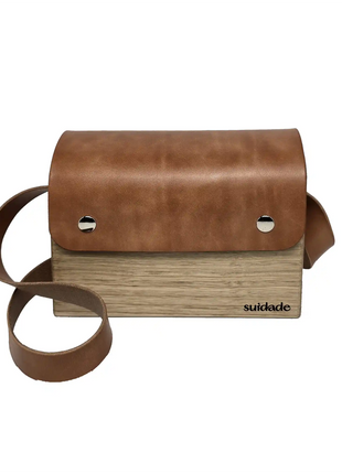 Bolso de madera Forxa con tapa de cuero vegetal natural hecho a mano en Galicia, regalo unico para mujer