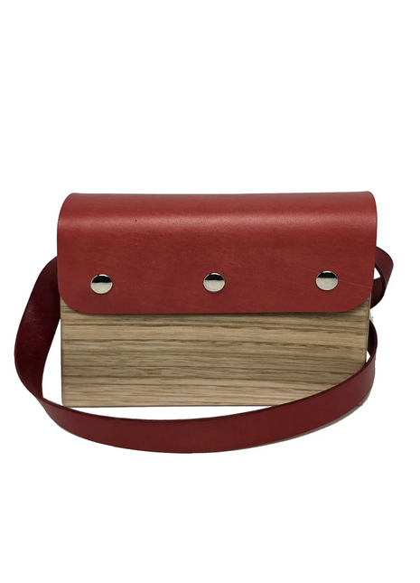 Bolso de madera Forxa con tapa de cuero vegetal rojo hecho a mano en Galicia, regalo original para mujer
