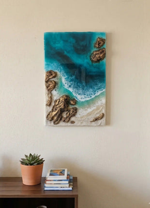 Cuadro de resina Playa de Barrika colgado en salon, regalo original para decoracion hecho a mano en Bizkaia