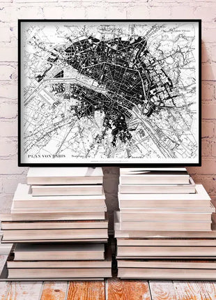 Lámina Historia de Dos Ciudades enmarcada sobre libros, regalo original